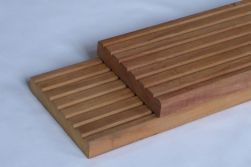 Garapa Terrassendielen grob / fein geriffelt, KD, 25 x 145 mm in den Längen 2,13 m / 2,75 m