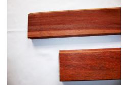 Bongossi Pferdestallbohlen 32 x 120 mm , allseitig gehobelt, 10 mm Nut gefast und gekappt, mit Nut und Feder, auf Wunschlänge gekappt, Deckmaßberechnung, Längen auf Anfrage