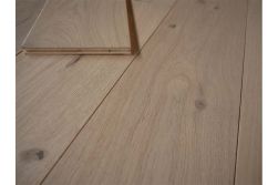 Parkett Eiche Landhausdiele, unsichtbar lackiert 14 x 190 x 1900 mm, Sortierung natur (2,888 m² / Paket)