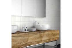 XXL Wandfliese SPC-Vinyl, Feinlinienoptik ‑ Weiß, Hochglanz, wasserfeste Wandverkleidung für Küche und Bad, Wandpaneel mit Click-Verbindung, 1200 mm x 600 mm x 3,7 mm, (2,16 m² / Paket)