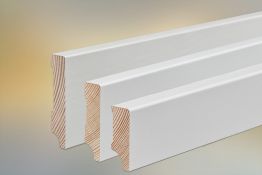 Sockelleisten Kiefer weiß für Parkett und Massivholzdielen, 15 mm Oberkante gerade, weiß lackiert, Fixlänge 2,4 m in den Höhen 40 mm, 58 mm, 78 mm
