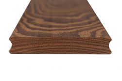 Thermoholz Terrassendielen, Esche, 20 mm (Stärke) x 132 mm (Breite), Sichtseite gebürstet, stirnseitig Nut und Feder in den Längen 1,5 m - 3,0 m (4 Stück / PE)