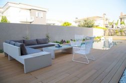 WPC Massivdiele WoodoMadeira, 20 x 140 mm, rehbraun, geriffelt / glatt, beidseitig begehbar in den Längen 3 m und 4 m verfügbar