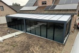 Frontseite Schiebeglas verdunkelt für Terrassenüberdachung, Breite 300-600 cm, Schloss möglich, passend für Serien Estiva und Helios 