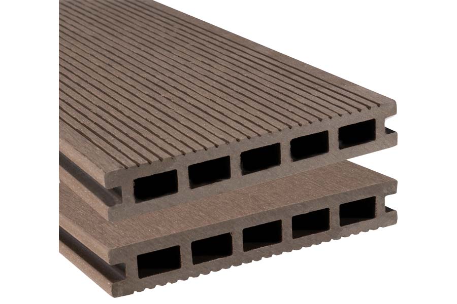 BPC Hohlkammerdiele WoodoElba,  22 x 140 mm, 5,0 m lang, dunkelbraun, geriffelt / glatt, beidseitig begehbar